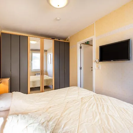 Monet 101, Quietly Located Koksijde
